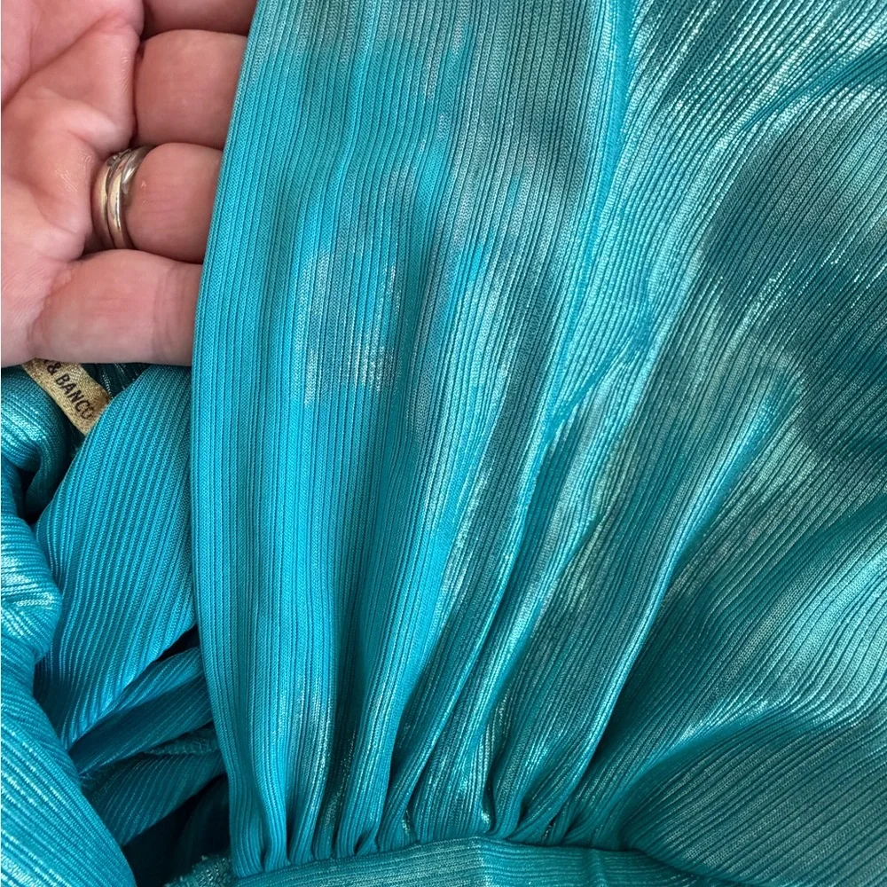 Bronx and Banco Romi Metallic Gown - Picture 10 of 11